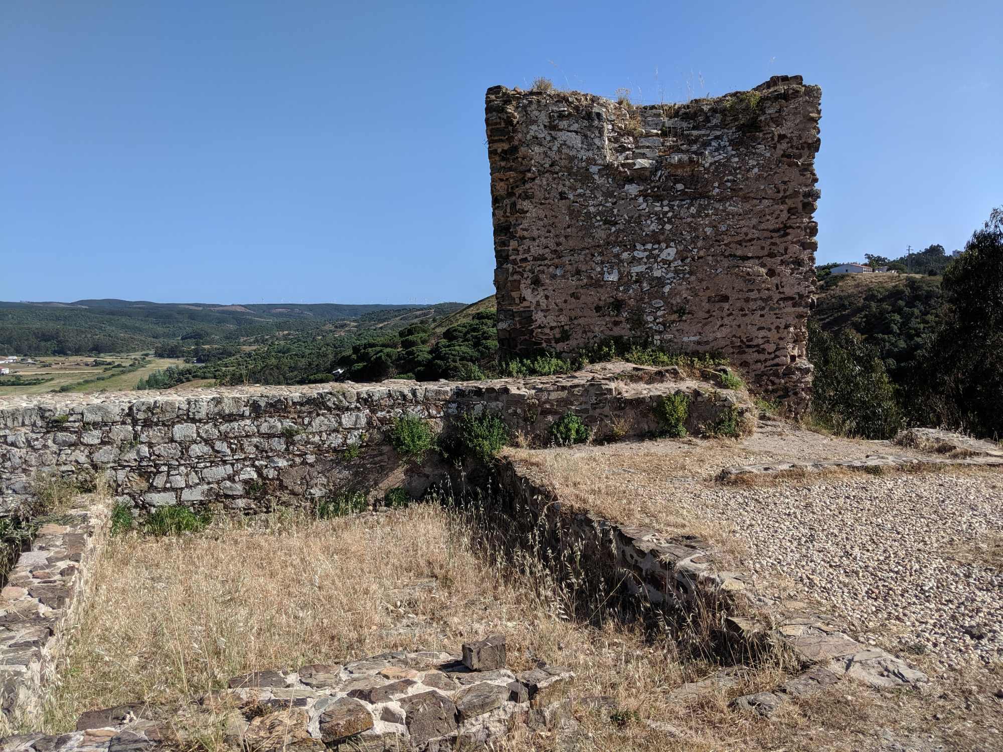 aljezur castle walls