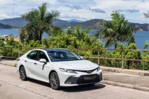 A toyota Camry car - one of the most popular cars in California. But should this be imported into Portugal?