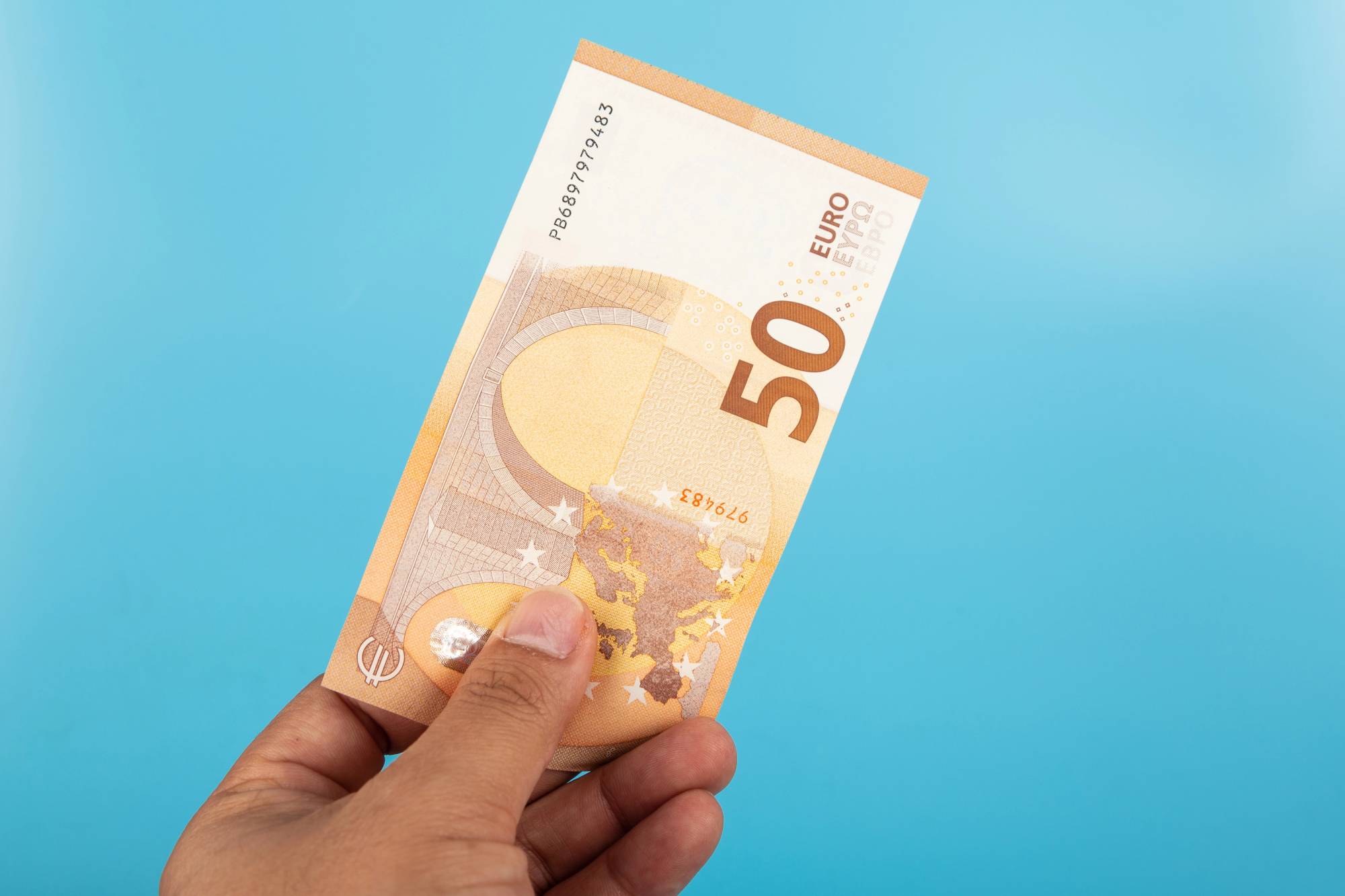 What Portugal’s 2026 Minimum Wage Rise Means for Visas