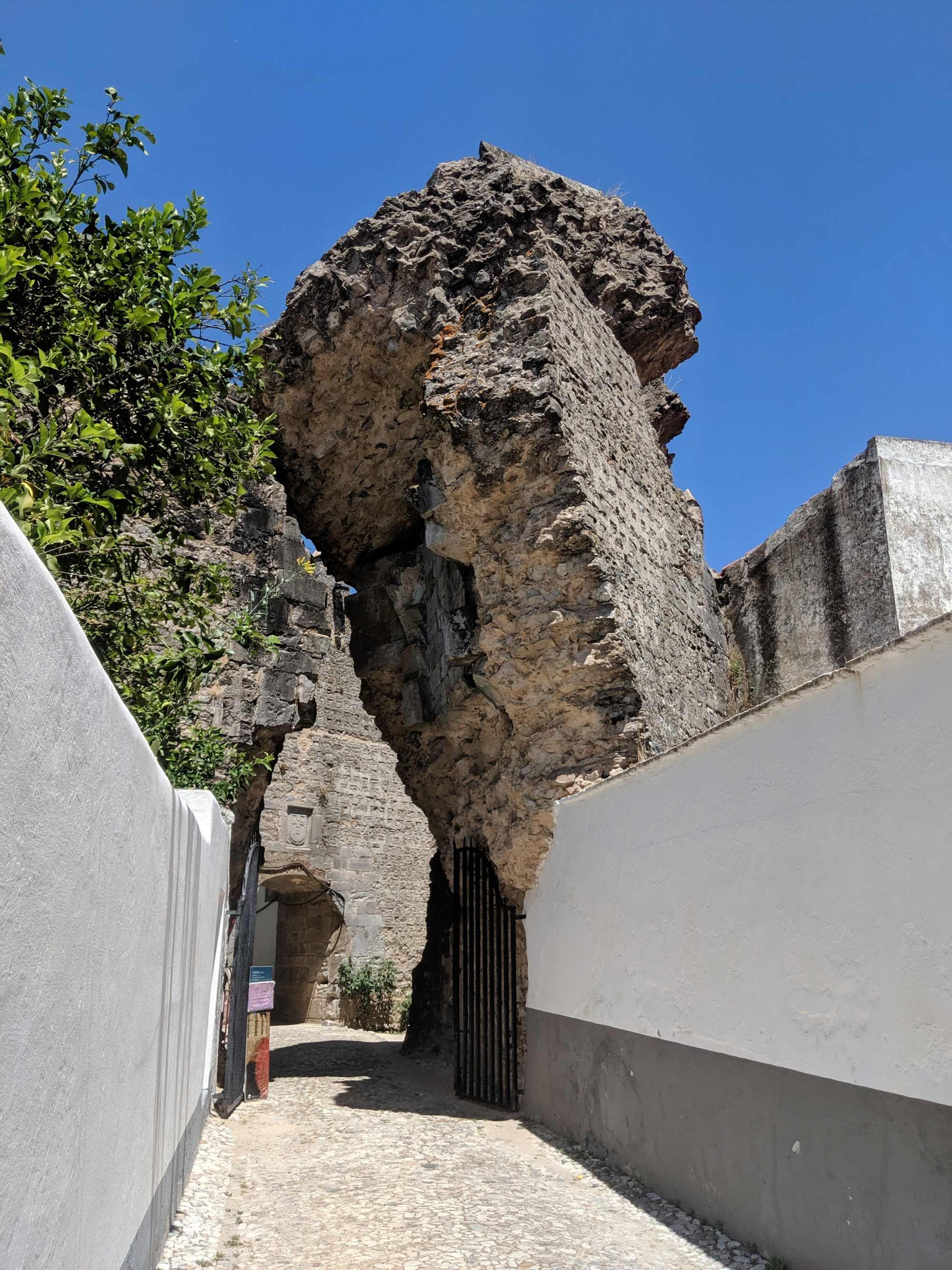 serpa castle wall falling